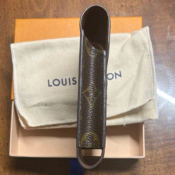 Louis Vuitton Brown Monogram Multi Purpose Case/Holder, Box & Dustbag - Picture 7 of 14